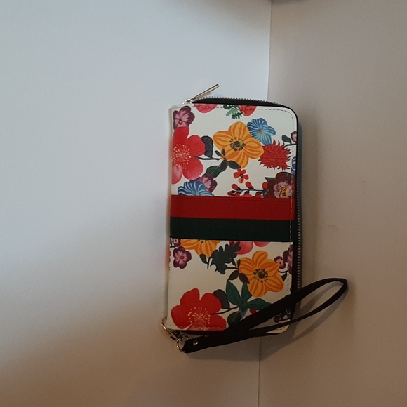 ALBA  Handbag.   SMOKE FREE HOME - Picture 6 of 6